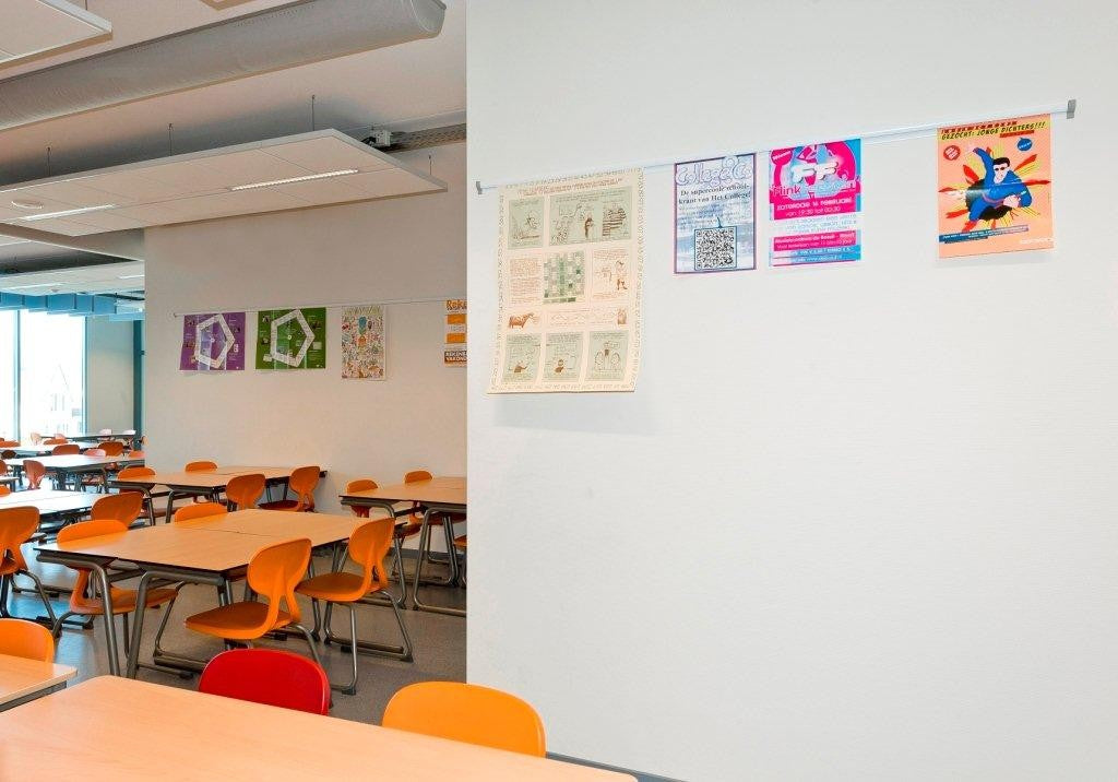 STAS paperrail gör hängande av konstverk till en enkel och rolig aktivitet.